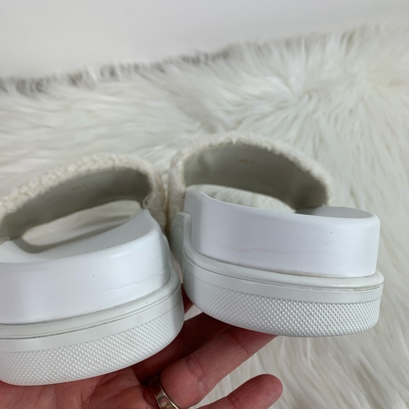 Christian Louboutin White & Navy Pool Donna Faux Fur Shearling Fuzzy Pool Slides - Picture 6 of 12